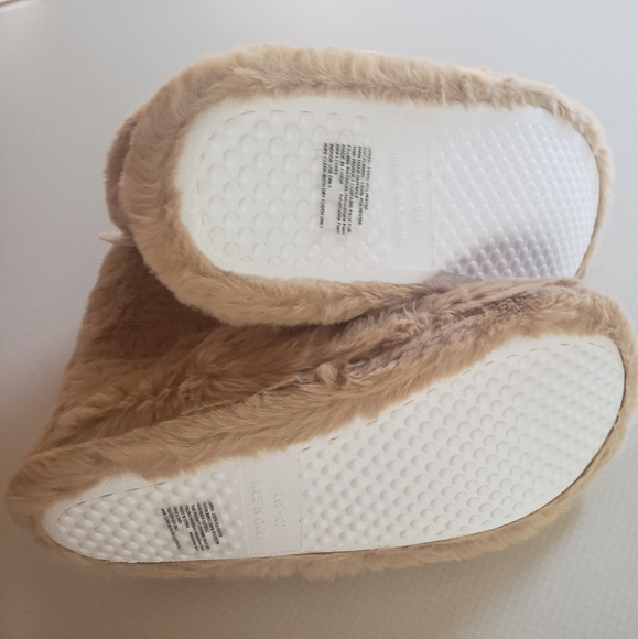 Just In: New Fluffy Reindeer Holiday Slippers - Picture 9 of 9